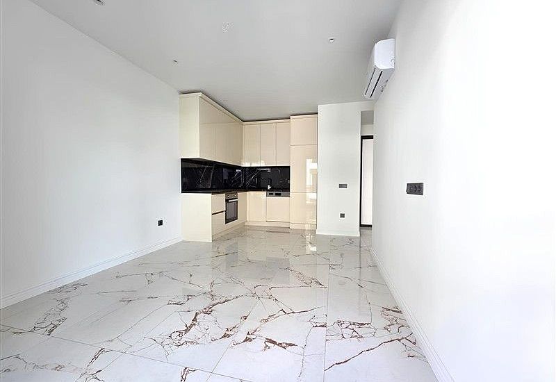 Светлые готовые апартаменты 1+1 в жилом комплексе в районе Оба