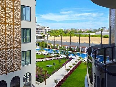 Светлые готовые апартаменты 1+1 в жилом комплексе в районе Оба