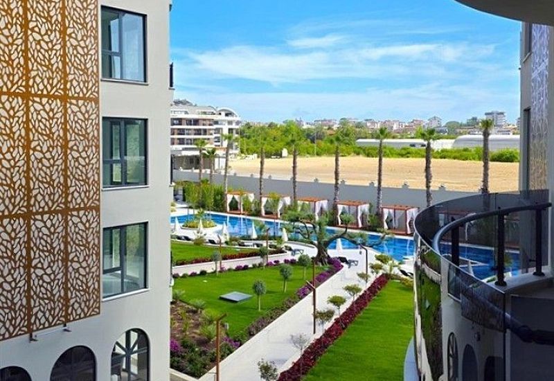 Светлые готовые апартаменты 1+1 в жилом комплексе в районе Оба