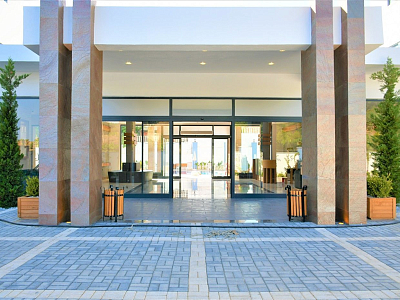 Апартаменты 1+1 в аренду в новом жилом комплексе с видом на бассейн в Махмутларе