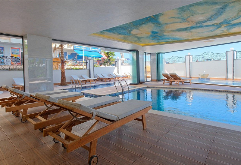 Уютная квартира 1+1 с мебелью на первой береговой линии в центре Алании